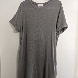 T-shirt dress with pockets!